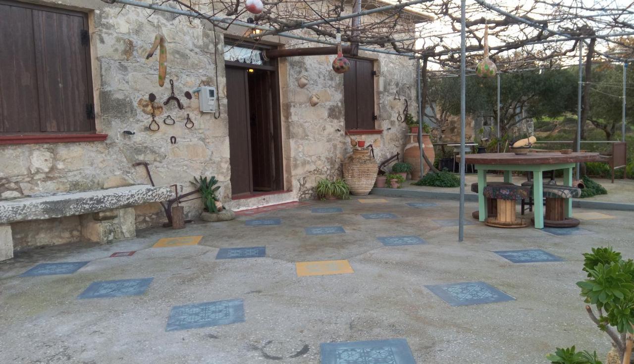 Traditional House Maria Azoyiras Exterior photo